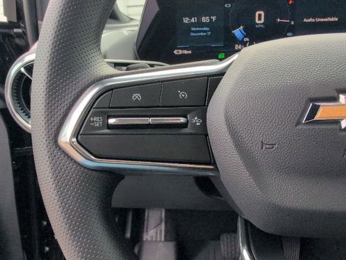 New 2026 Chevrolet Equinox EV LT image 17