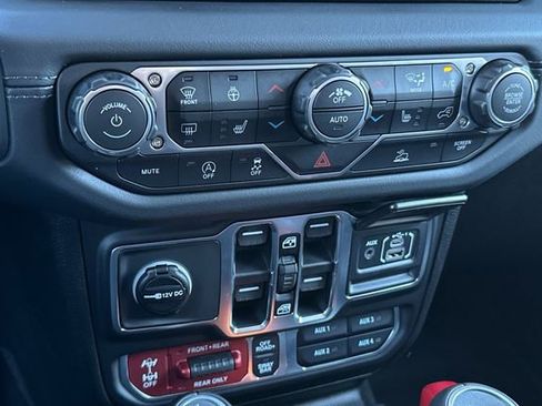 New 2026 Jeep Gladiator Rubicon w/ Steel Power Dome Hood Package AWD/4WD image 17