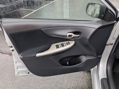 Used 2013 Toyota Corolla S image 14