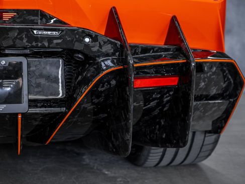 Used 2024 Lamborghini Revuelto AWD/4WD image 22