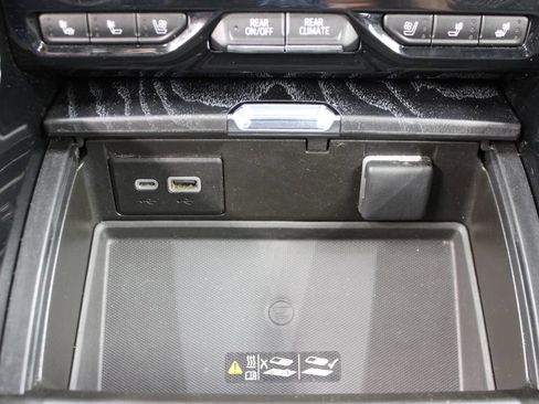 Used 2023 GMC Yukon XL Denali w/ Denali Reserve Package AWD/4WD image 70