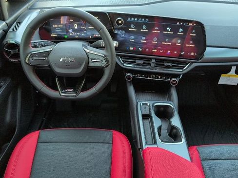 New 2026 Chevrolet Equinox EV RS image 4