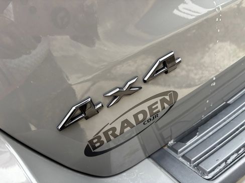 Used 2022 Jeep Grand Cherokee Laredo X image 10