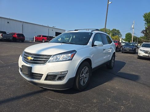Used 2017 Chevrolet Traverse LT FWD image 2