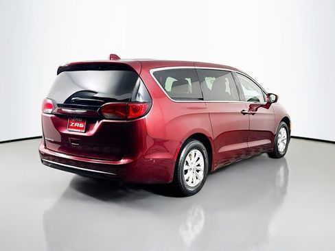 Used 2020 Chrysler Pacifica Touring w/ Advanced Safetytec Group image 5
