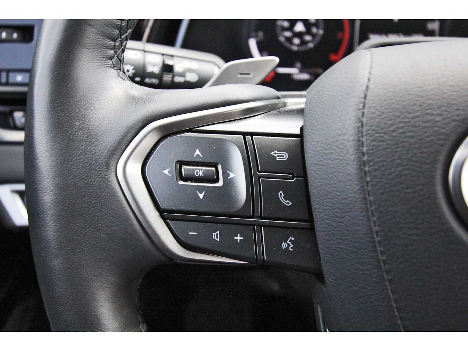 Used 2025 Lexus RX 350 Premium w/ Convenience Package FWD image 15
