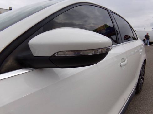 Used 2013 Volkswagen Jetta GLI Autobahn FWD image 46