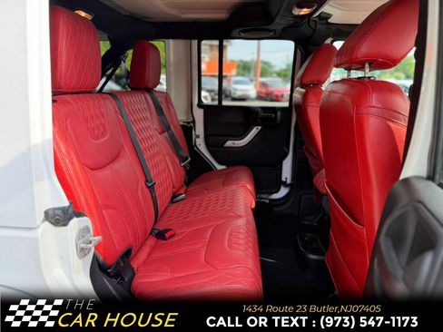 Used 2013 Jeep Wrangler Unlimited Sahara w/ Dual Top Group AWD/4WD image 19