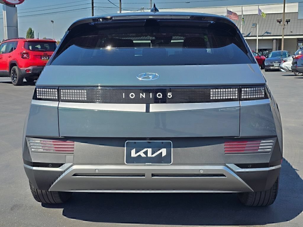 Used 2024 Hyundai Ioniq 5 SEL RWD image 4
