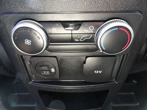 Used 2020 Ford Explorer XLT w/ Equipment Group 202A image 29