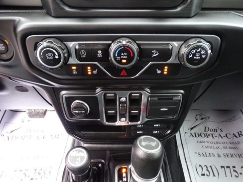 Used 2020 Jeep Wrangler Unlimited Willys Wheeler AWD/4WD image 27