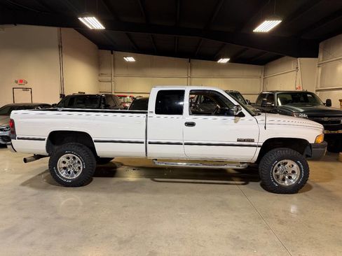 Used 1997 Dodge Ram 2500 Truck SLT LARAMIE 5spd MANUAL 5.9L 1 image 4