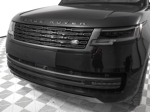 Used 2025 Land Rover Range Rover SE AWD/4WD image 25