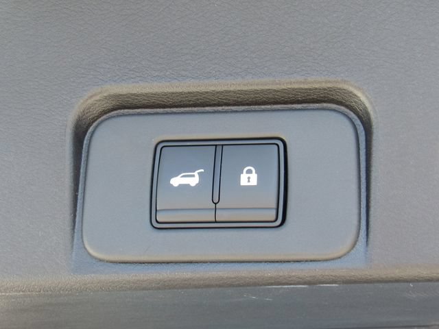 Certified 2025 Nissan Rogue SL FWD image 7
