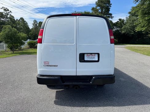 Used 2016 Chevrolet Express 2500 RWD image 32
