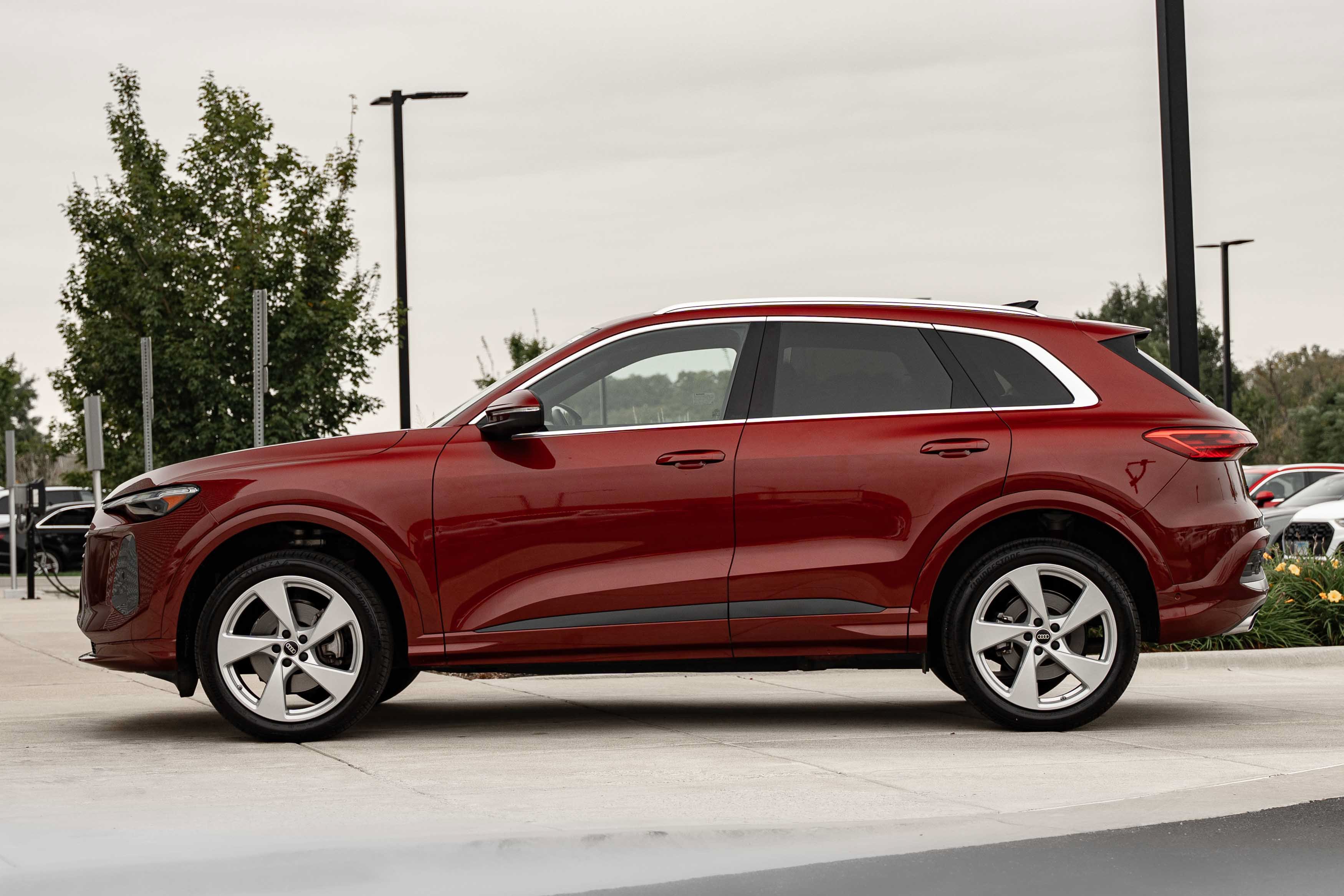 Certified 2025 Audi Q5 Premium Plus AWD/4WD image 6