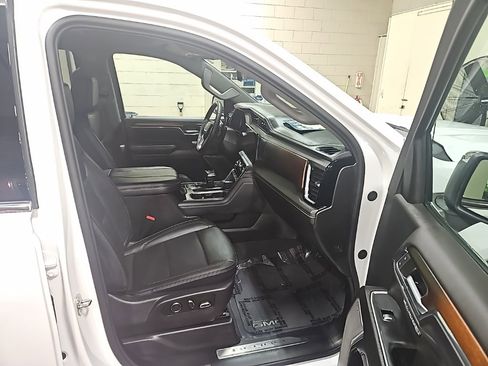 Used 2024 GMC Sierra 1500 Denali w/ Technology Package image 34
