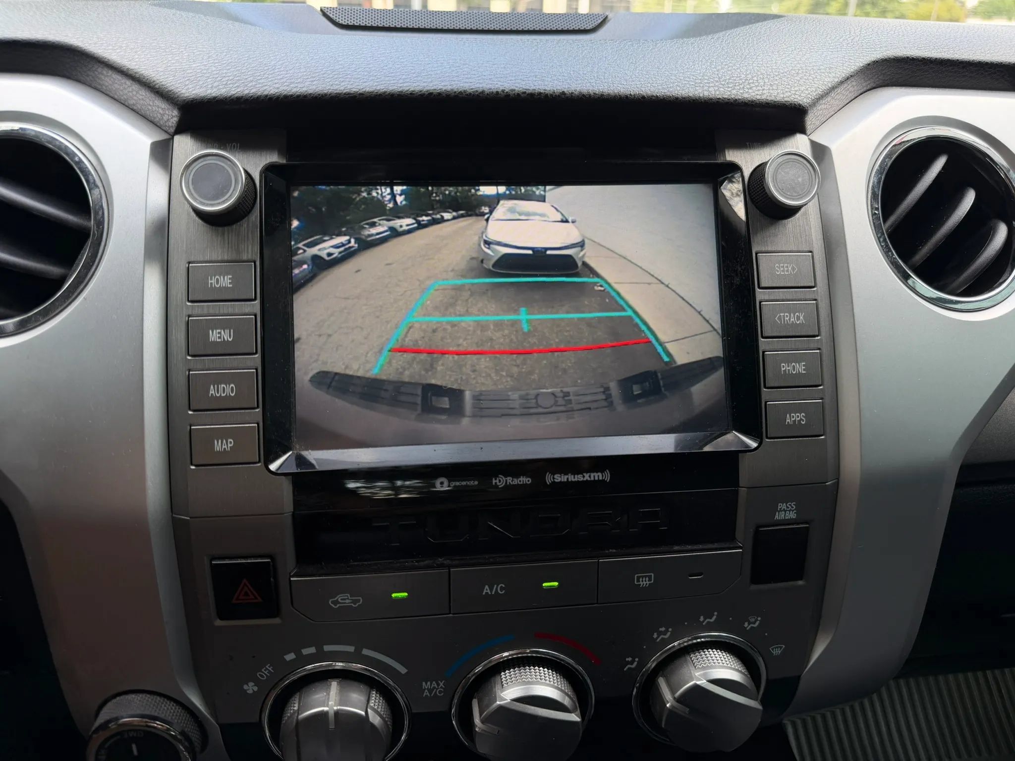 Used 2020 Toyota Tundra SR5 w/ SR5 Upgrade Package AWD/4WD image 30