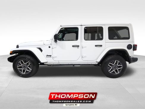 Used 2025 Jeep Wrangler Sahara image 1
