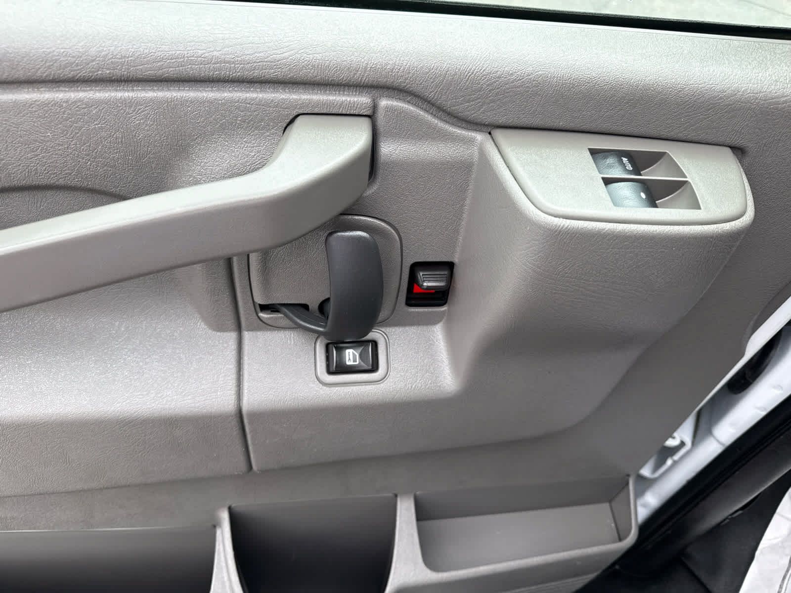 Used 2019 Chevrolet Express 3500 LS RWD image 10