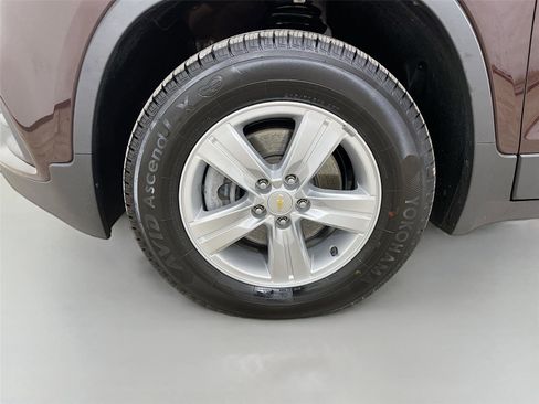 Used 2022 Chevrolet Trax LT w/ LT Convenience Package AWD/4WD image 27