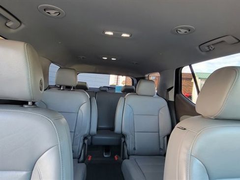 Used 2021 Chevrolet Traverse LT w/ LPO, Blackout Package image 40