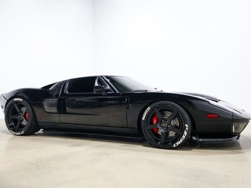 Used 2006 Ford GT RWD image 86