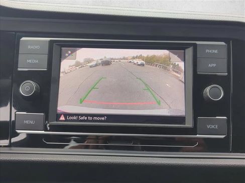 Used 2024 Volkswagen Jetta SE image 15