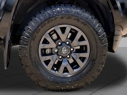 Used 2023 Toyota Tacoma SR5 RWD image 12