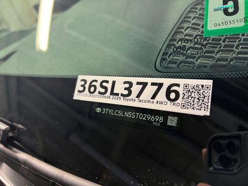 Certified 2025 Toyota Tacoma TRD Off-Road image 37