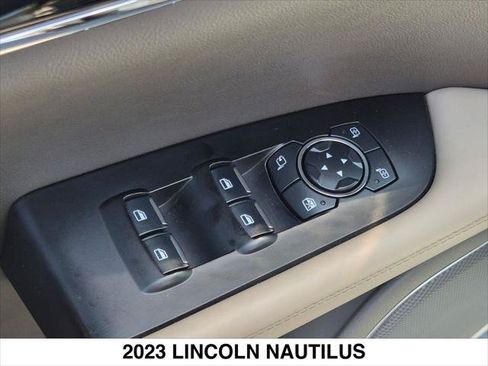 Used 2023 Lincoln Nautilus Reserve FWD image 11