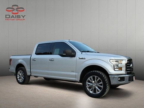 Used 2017 Ford F150 XLT w/ Equipment Group 302A Luxury RWD image 2