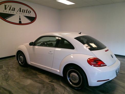 Used 2012 Volkswagen Beetle 2.5 image 9