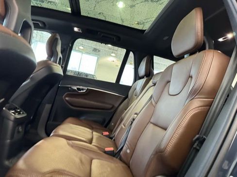 Used 2021 Volvo XC90 T8 Inscription w/ Advanced Package image 12