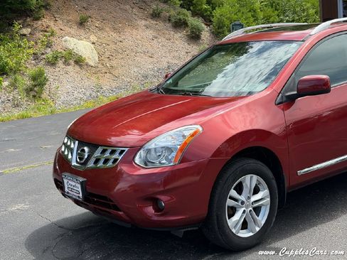 Used 2013 Nissan Rogue SV w/ Premium Pkg AWD/4WD image 28