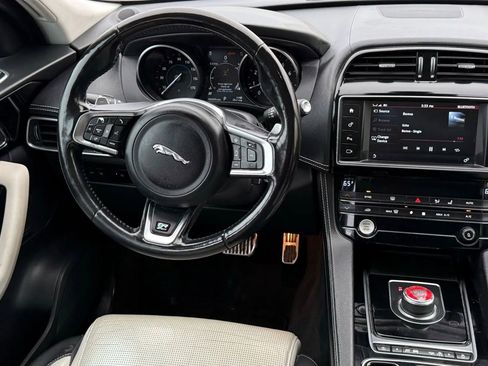 Used 2018 Jaguar F-PACE R-Sport AWD/4WD image 15