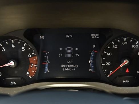 Used 2025 Jeep Compass Limited AWD/4WD image 12