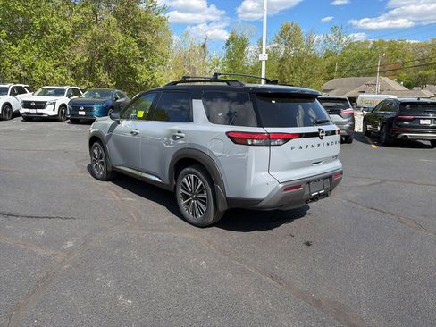 New 2026 Nissan Pathfinder Platinum AWD/4WD image 3