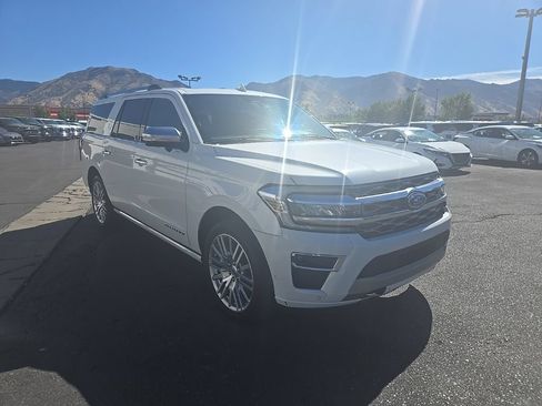 Used 2024 Ford Expedition Max Platinum AWD/4WD image 3