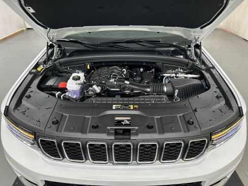 New 2026 Jeep Grand Cherokee L 4WD image 9