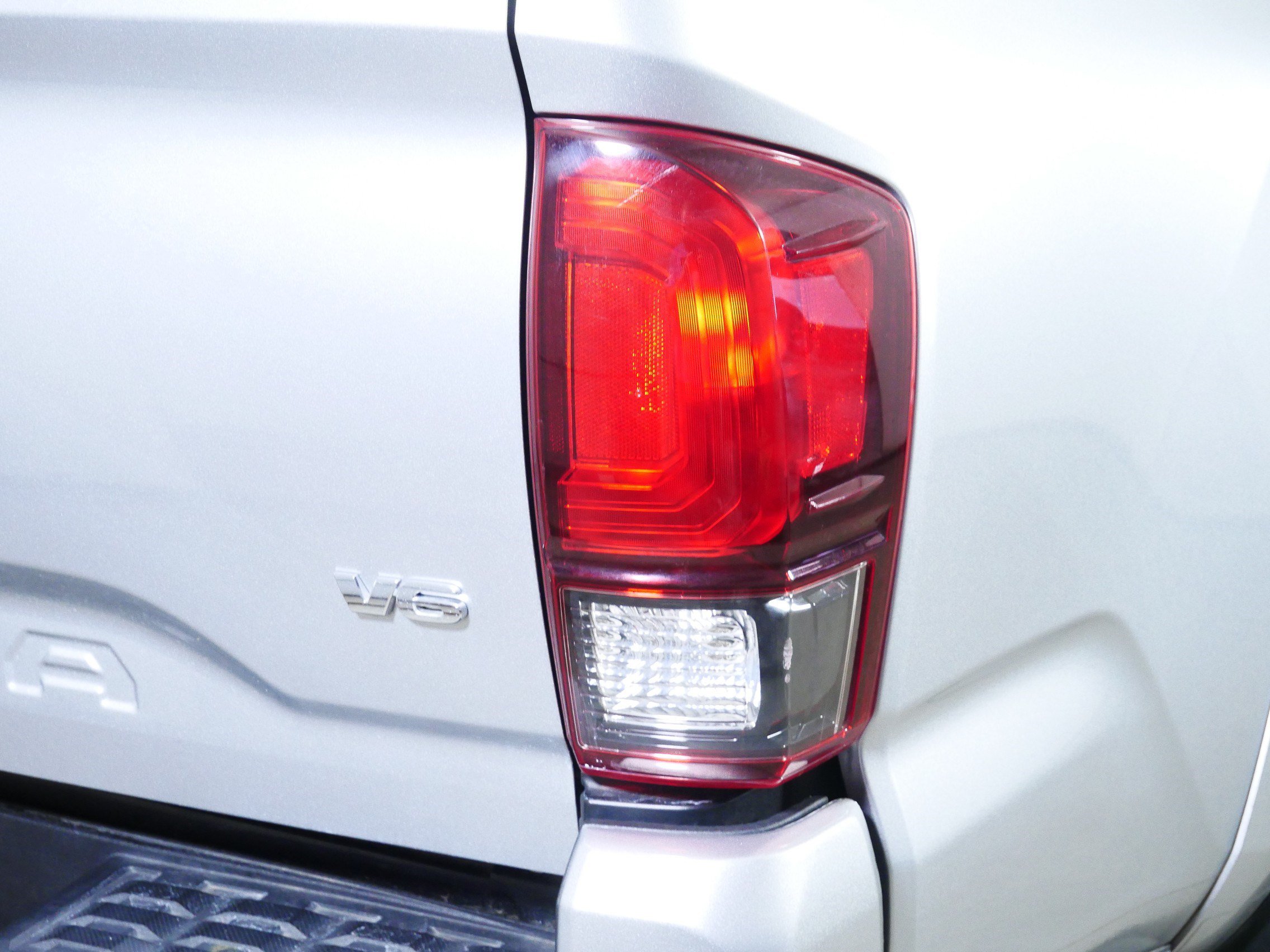 Used 2023 Toyota Tacoma SR5 w/ Technology Package AWD/4WD image 17