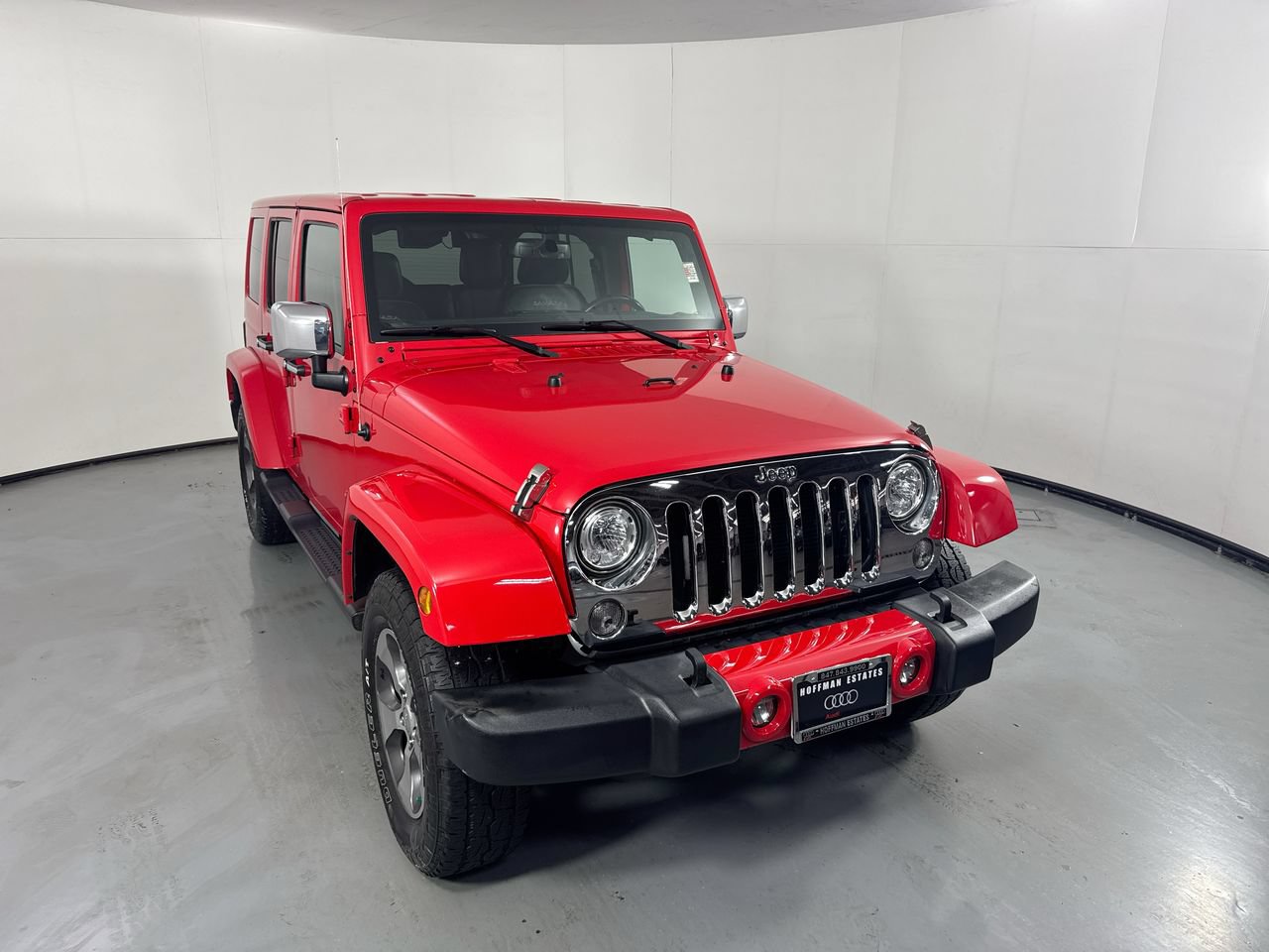 Used 2017 Jeep Wrangler Unlimited Sahara w/ Connectivity Group AWD/4WD image 5