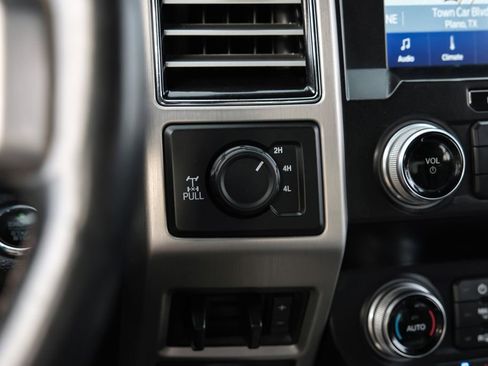 Used 2021 Ford F250 Platinum w/ FX4 Off-Road Package image 26