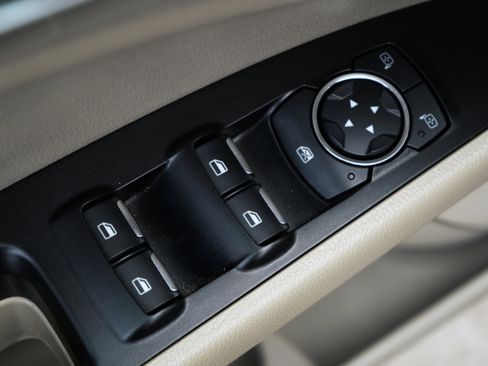 Used 2019 Ford Fusion SEL image 40