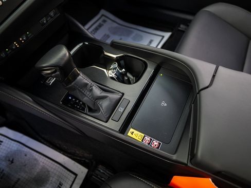 Used 2024 Lexus ES 350 w/ Premium Package image 17