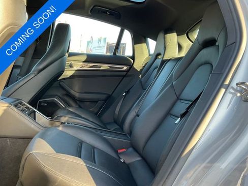 Used 2018 Porsche Panamera image 5