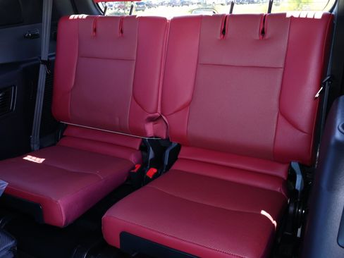 Used 2023 Lexus GX 460 Premium image 23