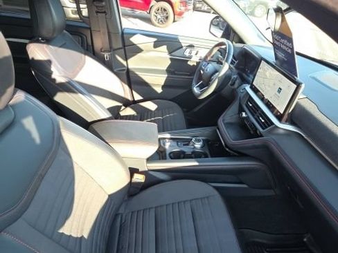 Certified 2025 Ford Explorer ST-Line RWD image 14