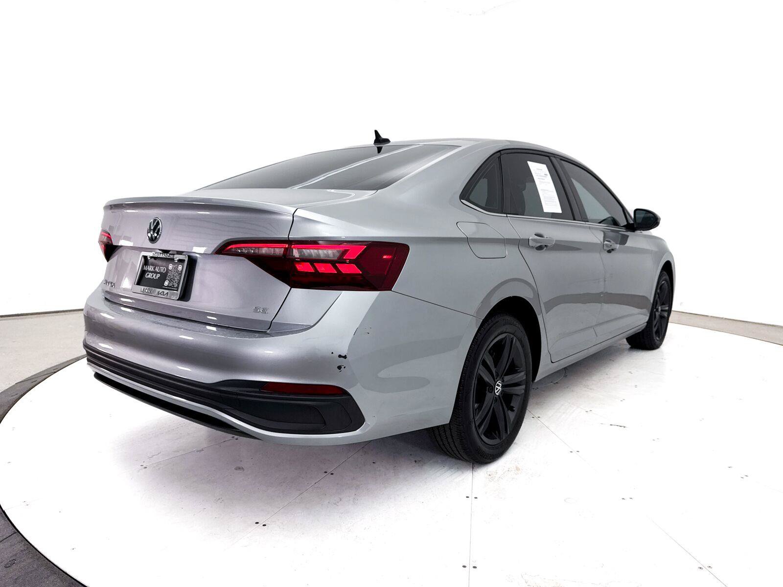 Used 2023 Volkswagen Jetta SE FWD image 17