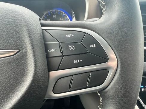 Used 2022 Chrysler Voyager LX FWD image 15